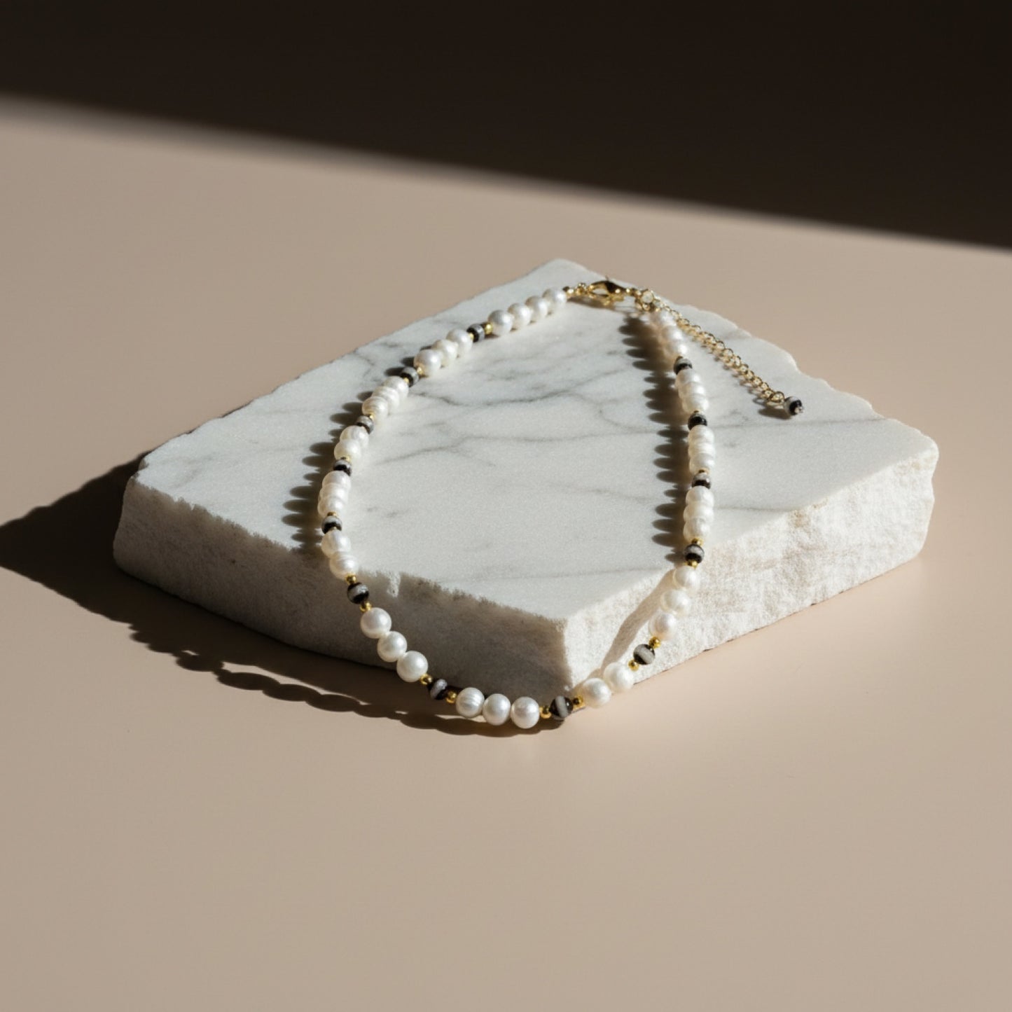 Aura Pearl Chocker