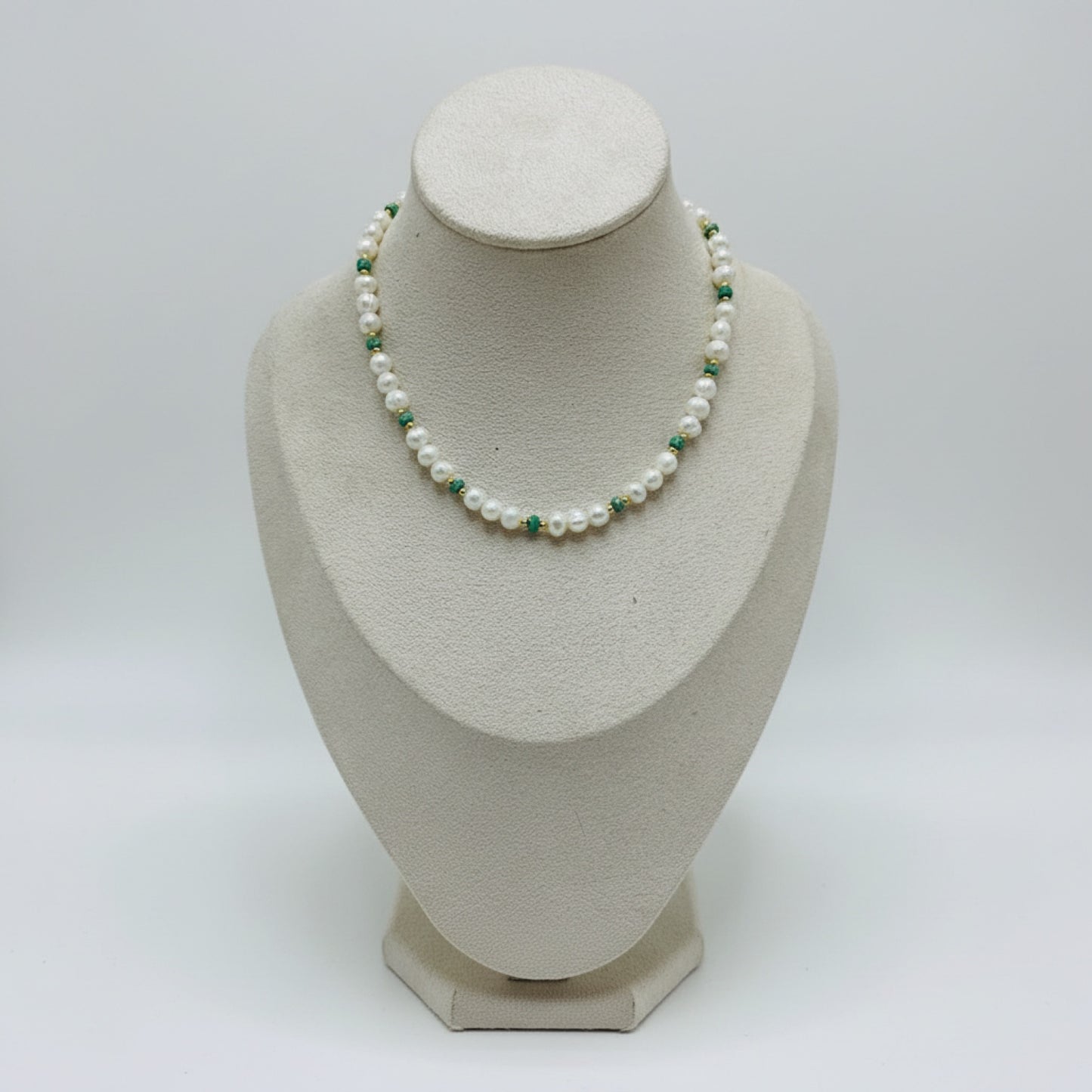 Aura Pearl Chocker
